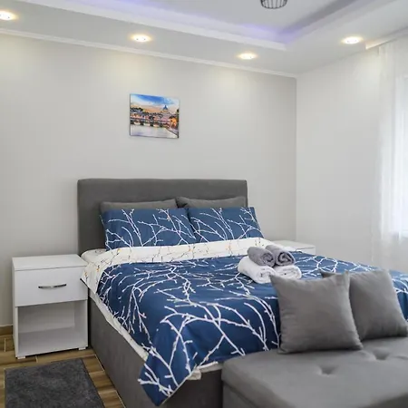 Apartment Sara